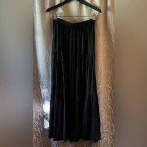 Splendid Nella Tiered Maxi Skirt in Black Size Small